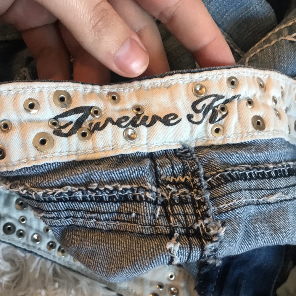 Jean Capri - Picture 4 of 5